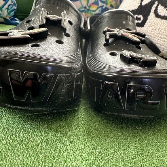 STAR WARS Black Crocs with Star Wars Charms M9 W11 (fit size 9W) - Picture 4 of 8